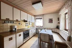 Preiswerte Doppelhaushälfte mit Anbau und Garten – bereit für neue Ideen in Röthenbach a.d.Pegnitz – Die vollständige Adresse der Immobilie erhältst du vom Anbieter., 90552 Röthenbach an der Pegnitz – Vorschaubild 2