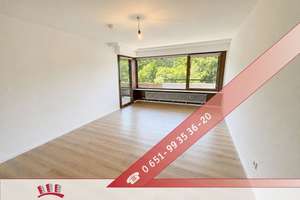 Wohnen im Grünen mit Ausblick – gepflegte 2-Zimmer-Wohnung mit Balkon und Tiefgarage!