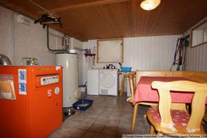 kleines Haus mit sonnigen Garten, Garage , 2 Carports, Werkstatt und Waldstück – Wölfiser Str. 40, 99885 Luisenthal – Vorschaubild 6