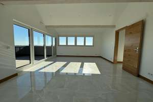 Luxuriöses Penthouse mit 2 Zimmern und Balkon in Mainz-Laubenheim