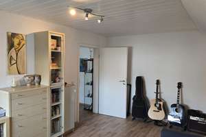 Modernisierte Doppelhaushälfte mit Einliegerwohnung, großem Garten, Terrasse und Garage – Im Ährenfeld 4, 47228 Hochemmerich, Duisburg – Vorschaubild 23