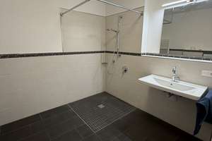 2-Zimmer-Seniorenwohnung mit Balkon und Tiefgarage im beliebten Würzburger Frauenland – Die vollständige Adresse der Immobilie erhältst du vom Anbieter., 97074 Frauenland, Würzburg – Vorschaubild 9