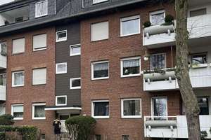Frisch renovierte 2,5 Zimmer Wohnung im gepflegten Mehrfamilienhaus!