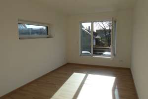 GROSSzügige, MODERNE DHH in RUHIGER und SONNIGER LAGE! IDEAL für Familien! SCHÖNER Garten! – Schwaigweg 24, 86928 Hofstetten – Vorschaubild 18
