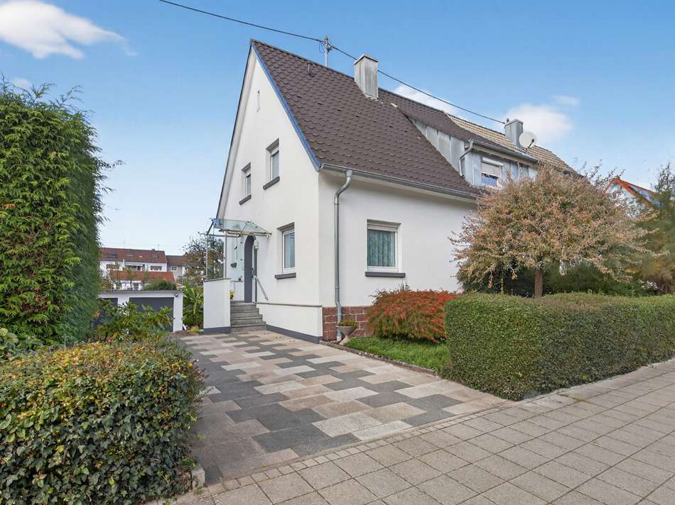 Hausansicht von der Straße