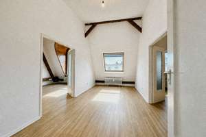 4 - Zimmer -  Dachgeschosswohnung mit Terrasse in Spandau! – Kurstraße 4, 13585 Spandau (Ortsteil), Berlin – Vorschaubild 3
