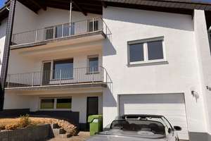 Terrassenhaus mit Garage und Garten in Meinerzhagen