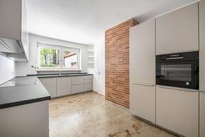 Familiär und vielseitig: Großzügige Villa mit viel Privatsphäre, Garten und Pool – Die vollständige Adresse der Immobilie erhältst du vom Anbieter., 81827 Waldtrudering, München – Vorschaubild 6