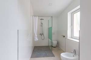 Moderne Wohnung mit großzügiger Terrasse – Die vollständige Adresse der Immobilie erhältst du vom Anbieter., 72461 Albstadt – Vorschaubild 4