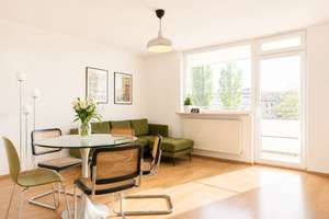 Über den Dächern Münchens – Charmante 2-Zimmer-Dachgeschosswohnung mit Süd-West-Balkon - Maxvorstadt