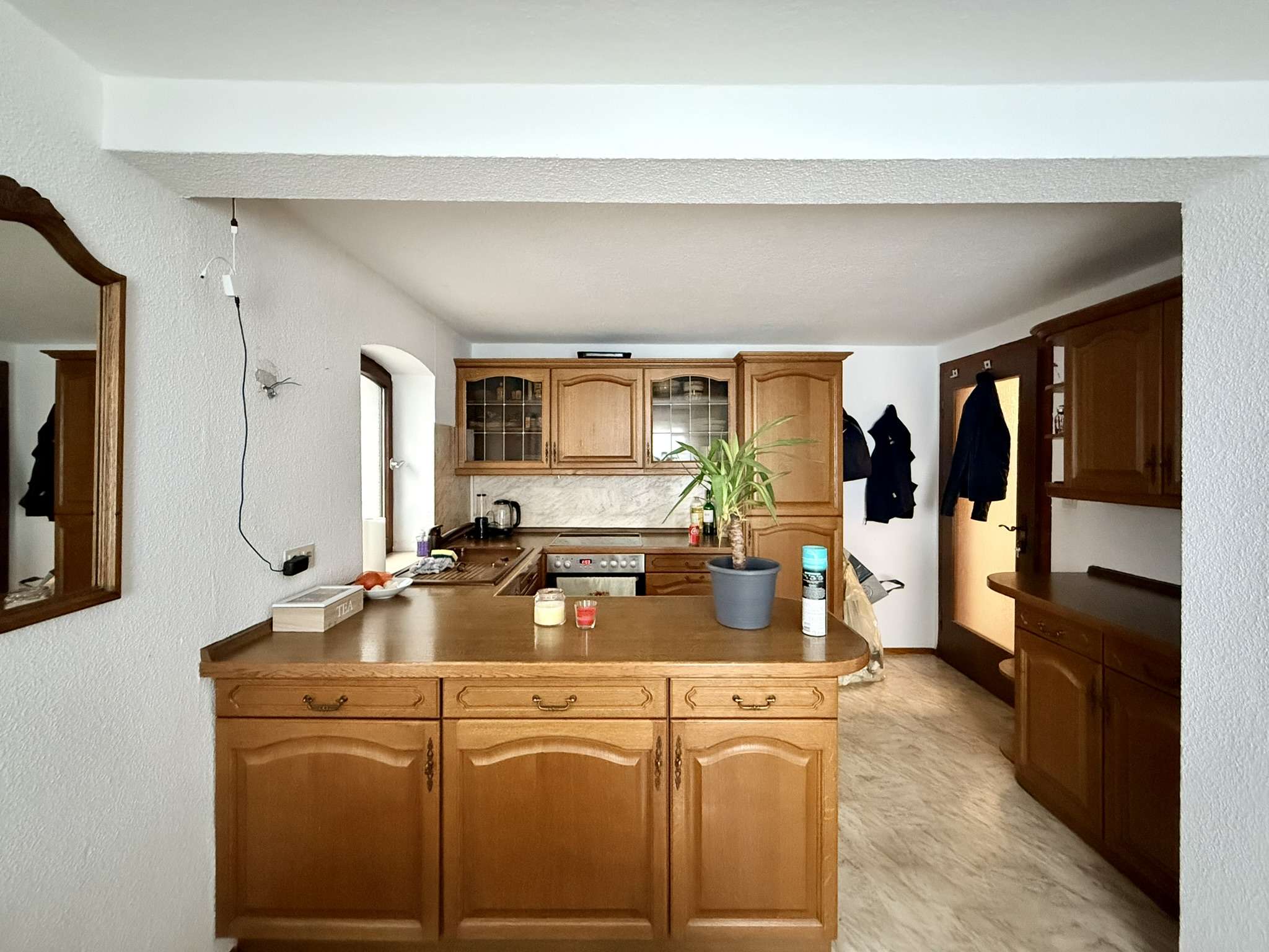 Immobilie in Usingen - Viel Platz für Ihre Ideen: Einfamilienhaus mit unzähligen Nutzungsmöglichkeiten - Bild 1