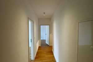 Kernsarnierte 2-Zimmer-Wohnung, teilmöbliert, gehobener Innenausstattung mit Balkon, EBK in Würzburg – Obere Johannitergasse 2, 97076 Würzburg – Vorschaubild 1