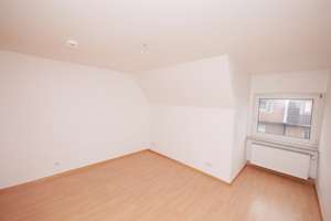 Sehr gepflegte und gemütliche 2,5-Raum-Dachgeschosswohnung in zentraler Lage von Buer-Mitte – Brinkgartenstr. 16, 45894 Buer, Gelsenkirchen – Vorschaubild 3
