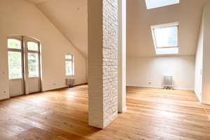 Außergewöhnliche loftartige Dachgeschosswohnung in denkmalgeschützter Parkanlage – Die vollständige Adresse der Immobilie erhältst du vom Anbieter., 12683 Biesdorf, Berlin – Vorschaubild 2