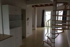 Traumhafte 2 Zimmer Galerie Wohnung, ideal für Paare in Laim