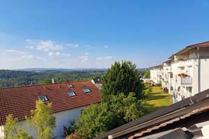 Neubauhaus in Plochingen mit Blick auf den Albtrauf und moderner Einbauküche – 73207 Plochingen – Vorschaubild 2