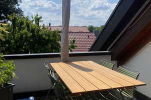 Helle 3,5 Zimmer-Maisonettewohnung mit 2 Balkonen und TG-Stellplatz, fußläufig vom Eichenhain
