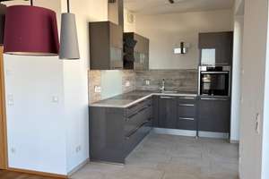 Exklusive 2-Zimmer-Penthousewohnung (91,5 m²) mit großer Dachterrasse direkt am Europagarten – Niedernhausener Straße 53, 60326 Gallus, Frankfurt am Main – Vorschaubild 4