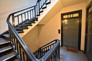 BEZUGSFREI - CHARMANTER 2 - ZIMMER - ALTBAUKLASSIKER + SÜD-BALKON + 2.OG + RUHIGLAGE – Die vollständige Adresse der Immobilie erhältst du vom Anbieter., 12167 Steglitz, Berlin – Vorschaubild 3