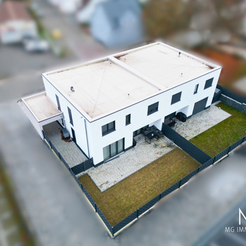 MG -  Hochwertiges Doppelhaus mit Carport + Garten und Möbel in Hütschenhausen