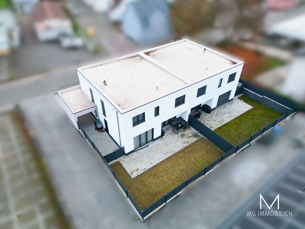 Immobilie in Hütschenhausen - MG -  Hochwertiges Doppelhaus mit Carport + Garten und Möbel in Hütschenhausen - Bild 0