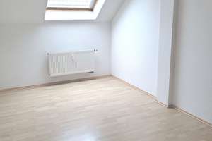 ***SELBSTNUTZUNG MÖGLICH - SEHR GEPFLEGTE, SONNIGE 3 Zi-DACHGESCHOSSWOHNUNG IN RUHIGER LAGE *** – Die vollständige Adresse der Immobilie erhältst du vom Anbieter., 9131 Hilbersdorf, Chemnitz – Vorschaubild 9