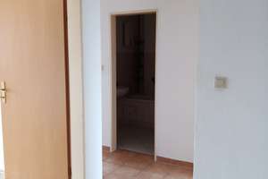 Schöne Dachgeschosswohnung mit Parkplatz in zentrale Lage Gelsenkirchen – Wiehagen Straße 63a, 45879 Neustadt, Gelsenkirchen – Vorschaubild 9