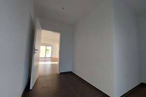 Modern & Energiesparend: Neubau (KfW 40) – Einzug ab Oktober möglich – Die vollständige Adresse der Immobilie erhältst du vom Anbieter., 94436 Simbach – Vorschaubild 2