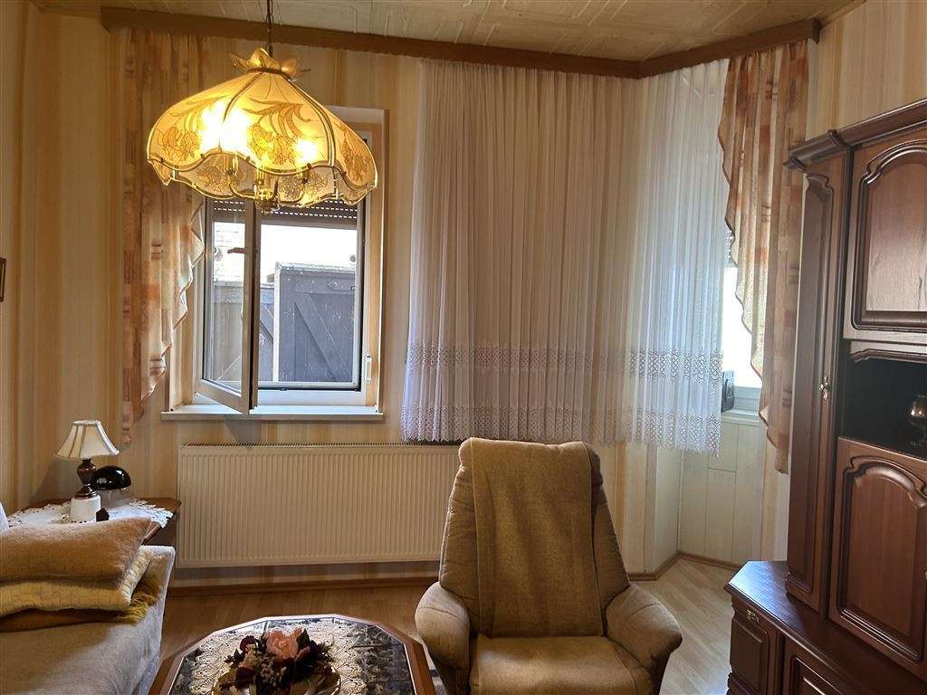 Immobilie in Hohenmölsen - Ihr privates Refugium: Mehrfamilienhaus mit Nebengebäuden und großem Traumgrundstück - Bild 3