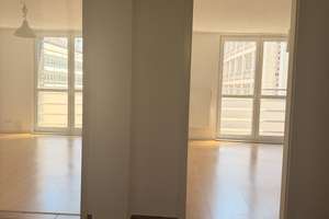 Absolut zentral!  Lichtdurchflutete 2-Zimmer-Wohnung mit neuer Einbauküche! – 60311 Altstadt, Frankfurt am Main – Vorschaubild 3