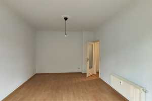 Tolle 2-Raum Wohnung mit Balkon im stilvollen Altbau – Ulmenstraße 22, 9112 Chemnitz – Vorschaubild 5