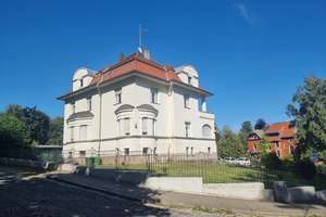 Repräsentative Villa in schöner Randlage von Crimmitschau! – Die vollständige Adresse der Immobilie erhältst du vom Anbieter., 8459 Neukirchen/Pleiße – Vorschaubild 2