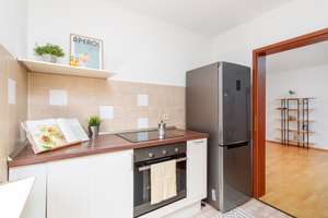 Lichtdurchflutete 2-Zimmer-Wohnung mit Südbalkon, traumhaftem Blick ins Grüne, Aufzug und Tiefgarage – Stiftsbogen 81 a, 81375 Neuhadern, München – Vorschaubild 8