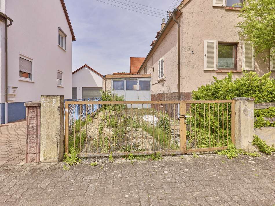Zufahrt Garage
