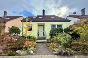 RESERVIERT // Charmantes Einfamilienhaus nahe der „Alten Veste“ - ein Zuhause für die ganze Familie – Die vollständige Adresse der Immobilie erhältst du vom Anbieter., 90513 Zirndorf – Vorschaubild 1