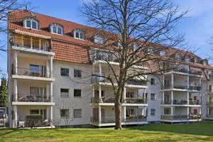 Beliebtes Rodenkirchen: 3-Zimmer im Erdgeschoss mit großem Balkon, Gartenblick & TG-Stellplatz