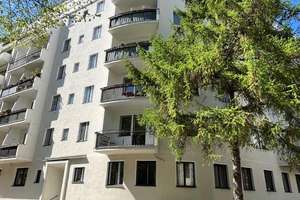 Aufzug und Balkon mit Blick auf den Maikäferplatz nahe Bayerischer Platz – Apostel-Paulus-Straße 16, 10825 Schöneberg, Berlin – Vorschaubild 4