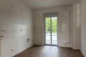 Erdgeschoß mit Dusche, Balkon und Stellplatzmöglichkeit – Friedrich-Ebert-Straße 21, 6237 Leuna – Vorschaubild 6