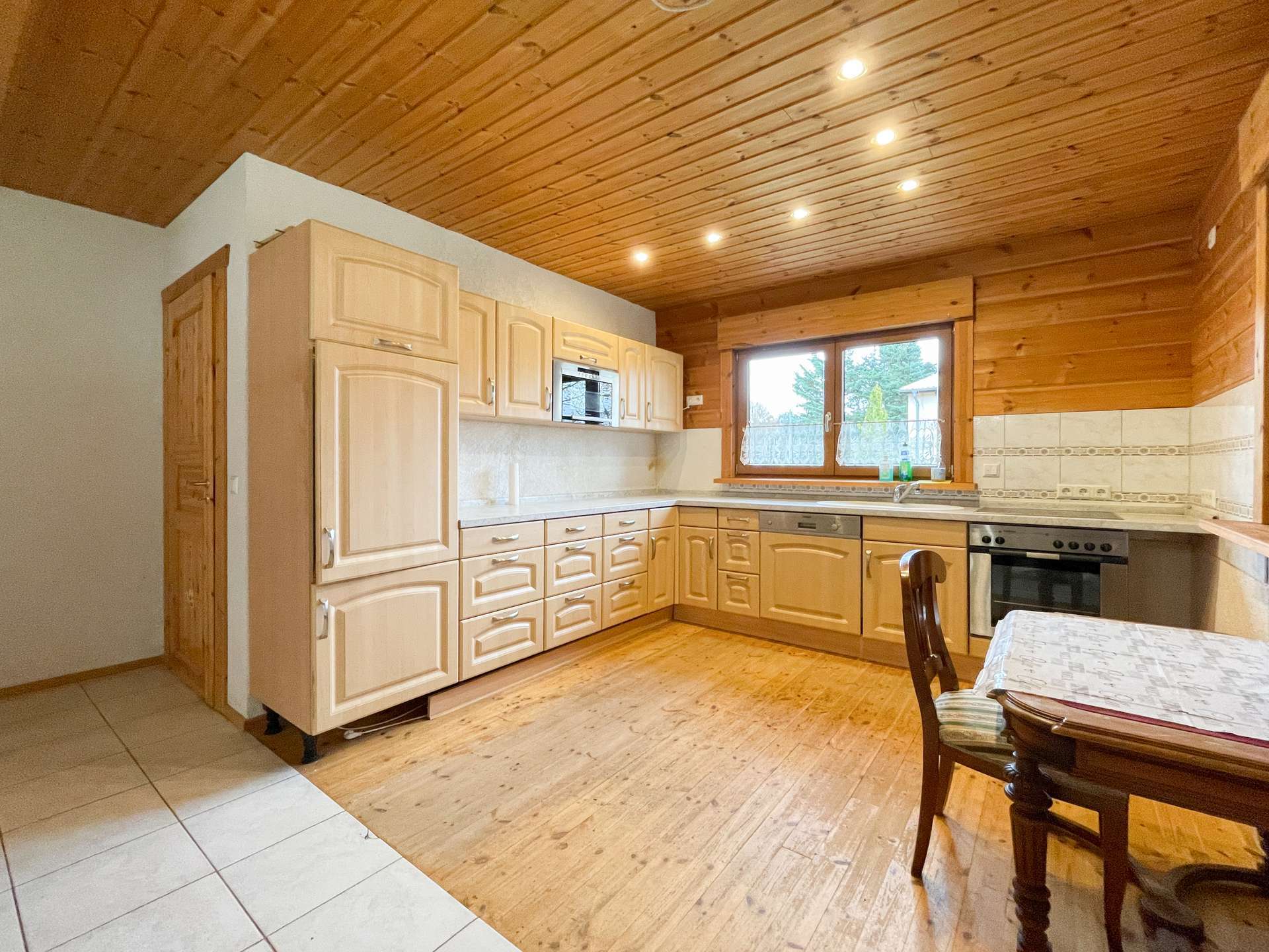 Immobilie in Crinitz - Großes Blockholzhaus mit schön gelegenem Grundstück in Crinitz - Bild 2