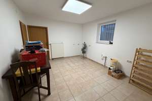 Vielseitiges Wohnjuwel: Haus mit zwei Einliegerwohnungen, Vollkeller & geräumiger Doppelgarage & Ca – Die vollständige Adresse der Immobilie erhältst du vom Anbieter., 38446 Reislingen, Wolfsburg – Vorschaubild 30