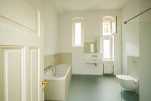 Zwischen Ku'Damm und Mommsen: 6-Zimmer-Altbau mit Balkon EBK u. Aufzug – Wielandstraße 18, 10629 Charlottenburg, Berlin – Vorschaubild 5