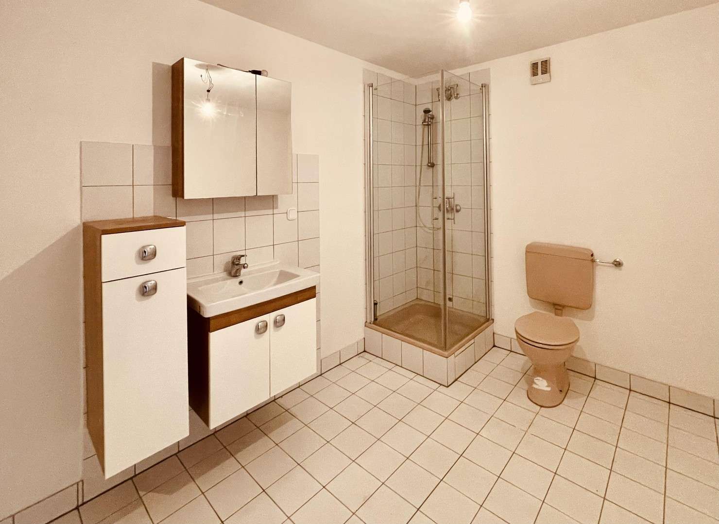 Immobilie in Simmozheim - Mehrgenerationenhaus in Toplage Simmozheim - 190 m², Fußbodenheizung, Superdämmung - Bild 3