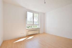 ProEigentum: 3-Zi-Whg Bogenhausen, vollst. renoviert, Wannenbad, Gäste-WC, Balkon, TG-Stellplatz – Taimerhofstraße 16, 81927 Oberföhring, München – Vorschaubild 6