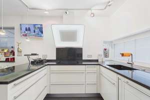 Luxus-Doppelhaushälfte mit Smart Home, Pool, Premium-Küche, Heimkino, Kamin & Wintergarten – Die vollständige Adresse der Immobilie erhältst du vom Anbieter., 86899 Landsberg am Lech – Vorschaubild 9