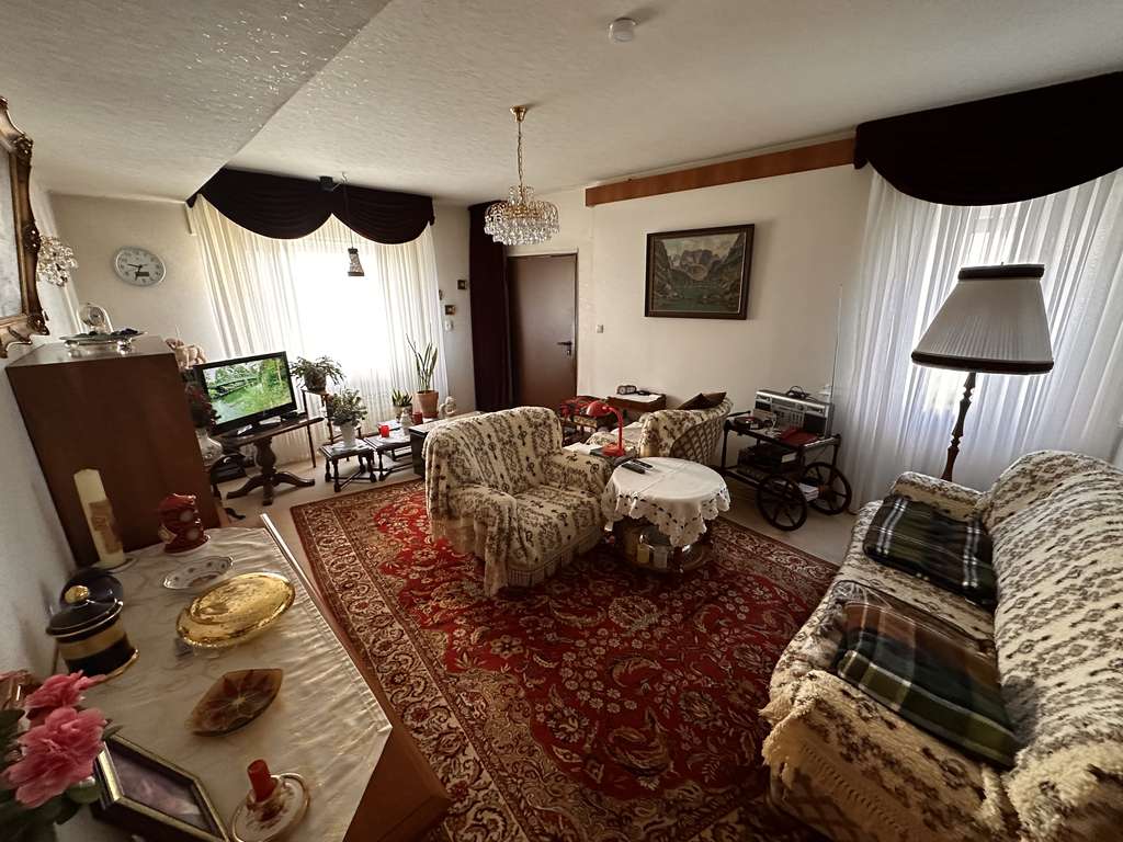 Immobilie in Waldems - Fachwerkhaus in Waldems  und große Scheune - Bild 1