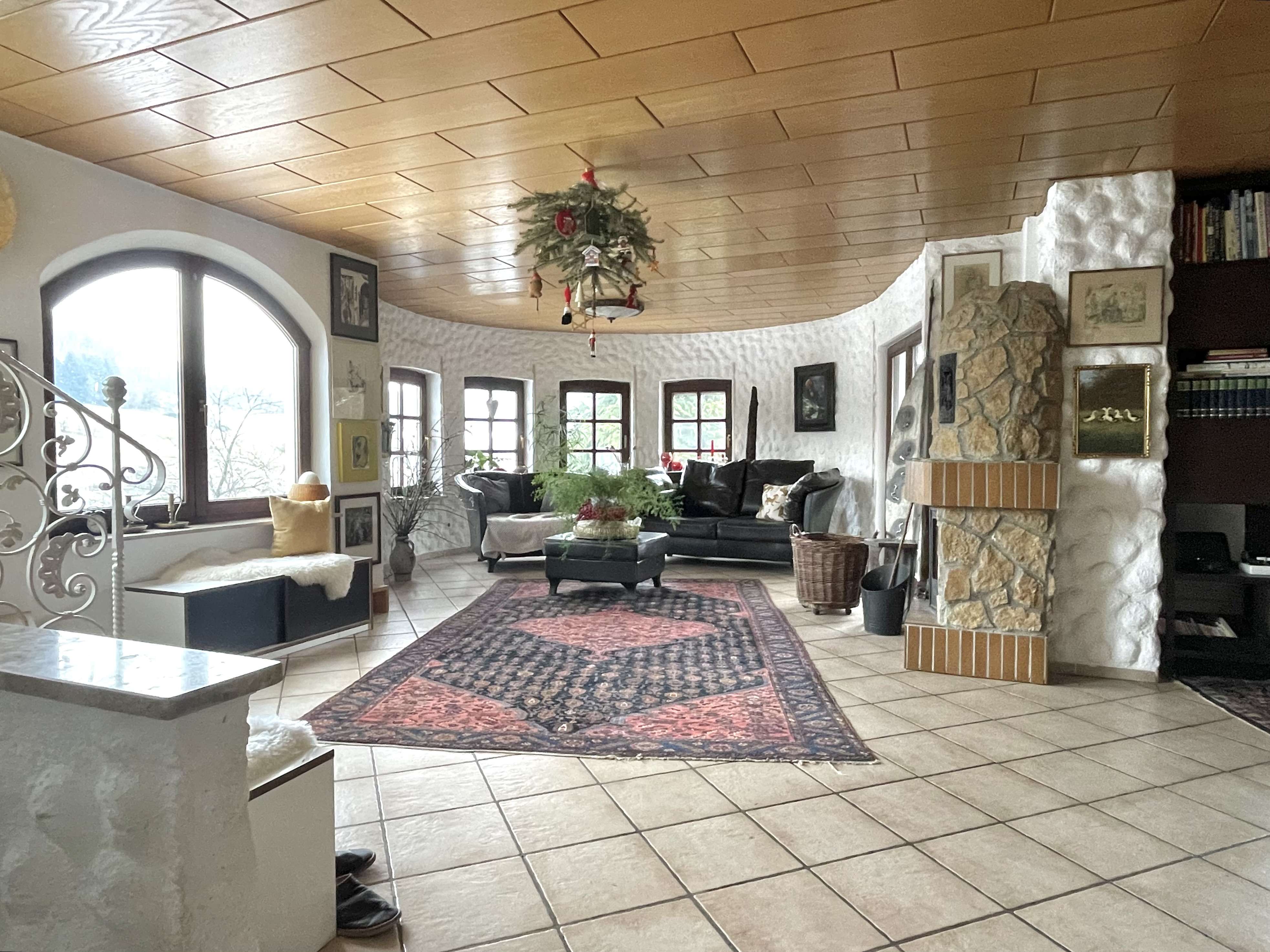 Immobilie in Michelfeld - Stilvolle Landhausvilla mit traumhafter Aussicht - Bild 2