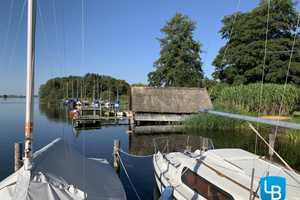 Wohnen am Großen Plöner See: EFH mit exkl. Zugang zum Wasser, Steg, Bootshaus und eigenem Gästehaus – Ostholstein (Kreis) – Vorschaubild 1