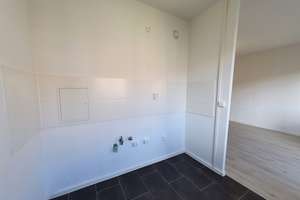 **FRISCH RENOVIERT** hübsche Singlewohnung mit Balkon // ab 01.05.2026 – Jupiterstraße 25, 4205 Grünau-Nord, Leipzig – Vorschaubild 4