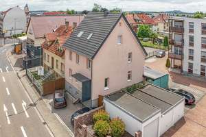 Zentrale Lage trifft sanierten Zustand - interessante Doppelhaushälfte mit einer top Anbindung! – Die vollständige Adresse der Immobilie erhältst du vom Anbieter., 74889 Sinsheim – Vorschaubild 2