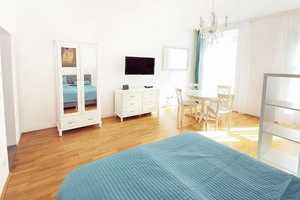 Stilvolle 2-Raum-Wohnung mit Einbauküche in Bremerhaven – Veerenholzstraße 52a, 27574 Bremerhaven – Vorschaubild 1